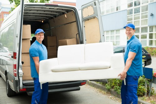 Moving truck service in Richmond upon Thames for home and business moves